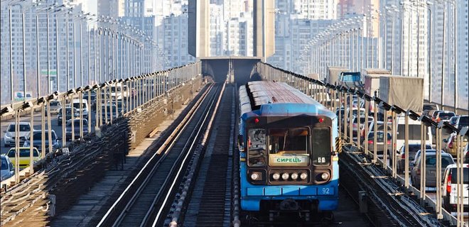 Пассажиропоток в киевском метро в 2022 году из-за войны упал вдвое - Фото