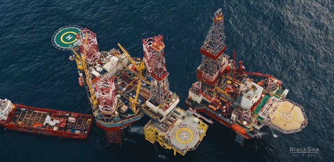 Румыния начала добывать газ на шельфе Черного моря - Фото
