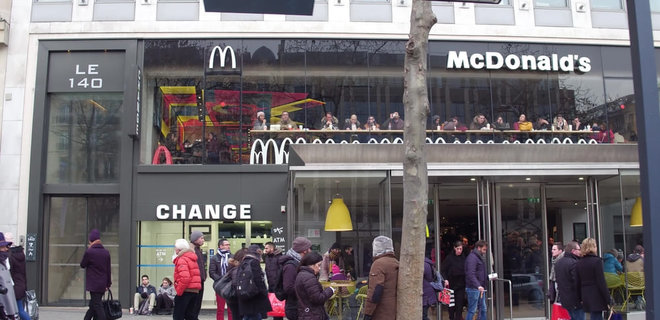 McDonald's заплатил $1,3 млрд, чтобы закрыть дело об уклонении от налогов во Франции  - Фото