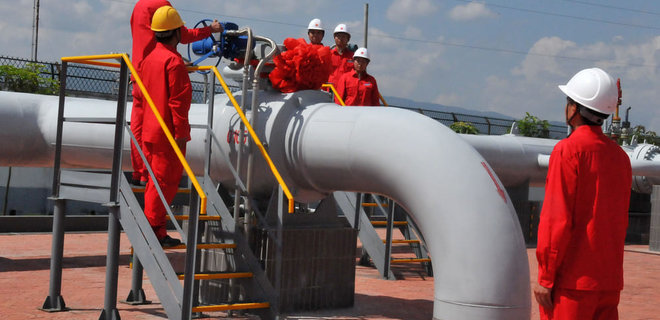 Россия стала крупнейшим поставщиком нефти в Китай  - Фото