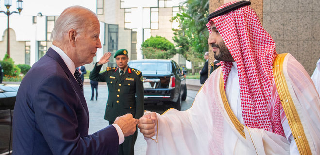 Байден розраховує на збільшення видобутку нафти Саудівською Аравією - Фото