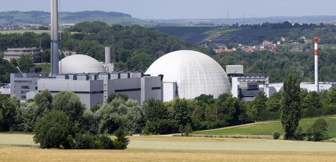 Германия может пересмотреть план по отказу от атомной энергетики до конца года - Фото