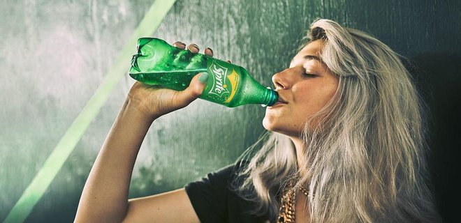 Coca-Cola відмовляється від зелених пляшок Sprite заради екології - Фото