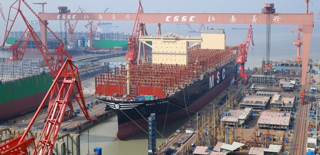 В Китае спустили на воду самый большой в мире контейнеровоз MSC Tessa - Фото