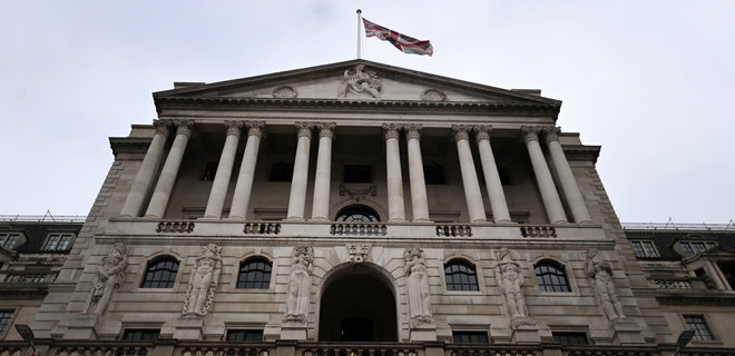 Банк Англии рекордно повысил ключевую ставку из-за инфляции. Прогнозирует долгую рецессию - Фото