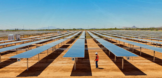 В Испании построили крупнейшую в Европе солнечную электростанцию на 590 МВт - Фото