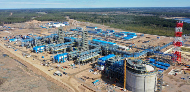 Газпром заявил, что в этом году уменьшил добычу газа почти на 15%, экспорт упал на 37% - Фото