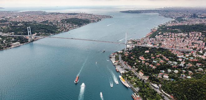 У берегов Турции образовалась пробка из танкеров после ограничения цен на нефть из России - Фото