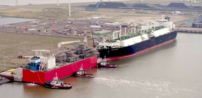До Європи прибув перший із зафрахтованих плавучих LNG-терміналів - Фото