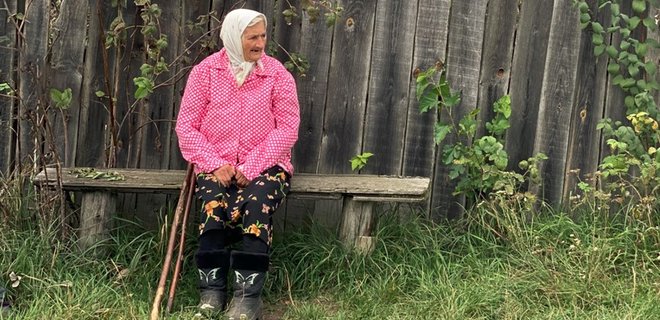 Украинцы собрали миллион гривен на помощь одиноким старикам - Фото
