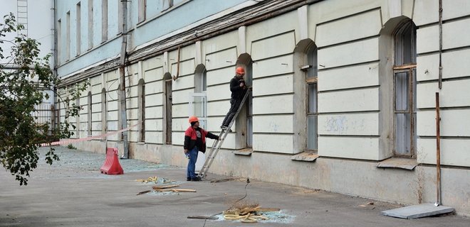 Українці рятують столичний природничий музей та його експозицію після обстрілу 10 жовтня - Фото