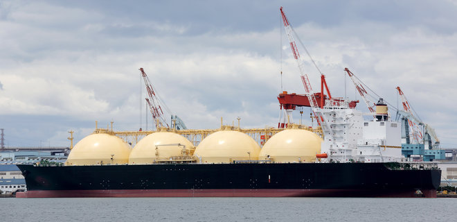 Report: EU seeks to block Russian LNG imports - Photo