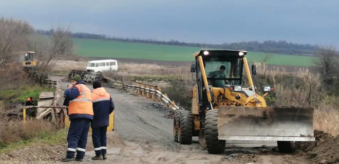 В Херсонской области активно идет работа по восстановлению дорог – фото - Фото