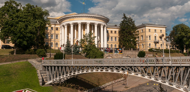 ДБР розслідує, як Жовтневий палац у Києві дістався профспілкам. Уже є підозрювані - Фото