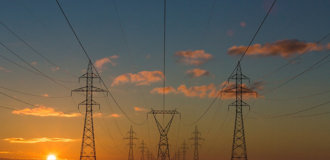 Регулятор повысил тарифы на электроэнергию для небытовых потребителей - Фото