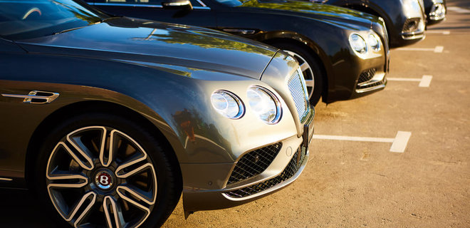 Средняя цена – $236 500. Bentley отчитался о рекордных продажах автомобилей класса люкс - Фото
