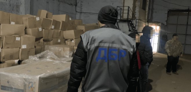 ДБР викрило підрядника ЗСУ на крадіжці харчових продуктів для військових — фото - Фото