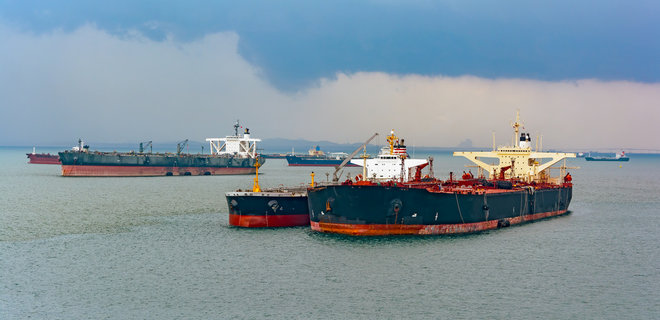 Морской экспорт нефти России не падает, несмотря на заявления о снижении добычи - Фото