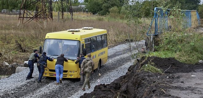 Кабмін скасував бюрократичну перепону для автобусних рейсів у прифронтові райони - Фото