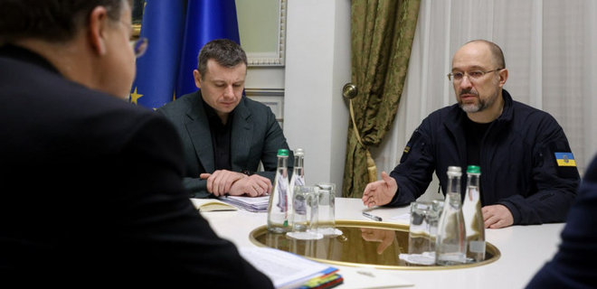 Украина попросила ЕС продлить беспошлинную торговлю до конца 2024 года - Фото