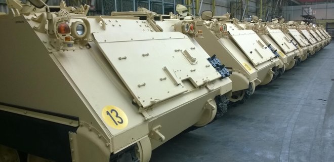 Бельгієць 20 років скуповував танки та БТР, а тепер хоче побачити їх в Україні - Фото