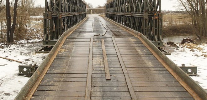 В Черниговской области заработал еще один модульный мост, который передала Франция – фото - Фото