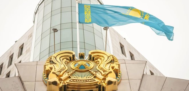 Казахстан закриває кордони для постачальників паралельного імпорту до Росії - Фото