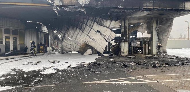 В Борисполе произошел масштабный пожар на АЗС, загорелась автоцистерна с бензином – фото - Фото
