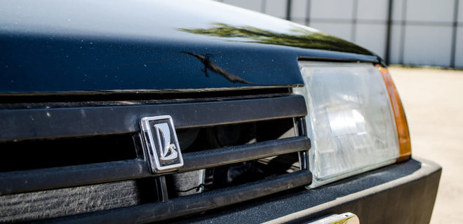 Санкции работают: АвтоВАЗ временно прекратит производить Lada из-за отсутствия деталей - Фото