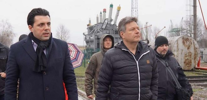Укрэнерго получило 700 млн евро на восстановление энергосистемы после российских ударов - Фото