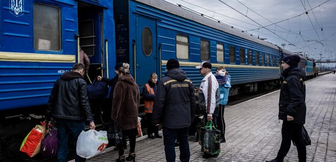 Укрзалізниця вперше з початку повномасштабної війни відновлює продаж білетів до Покровська - Фото