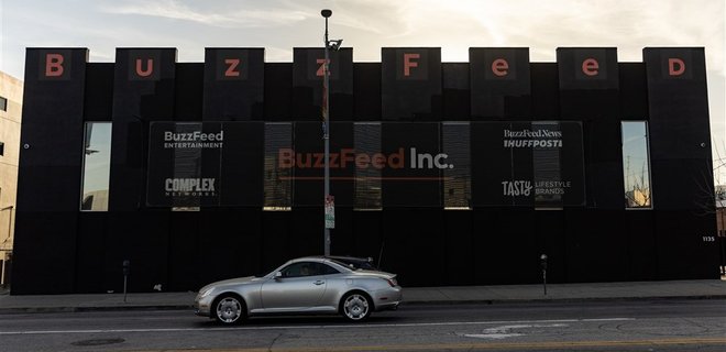 В США из-за убытков закрывают издание BuzzFeed News - Фото