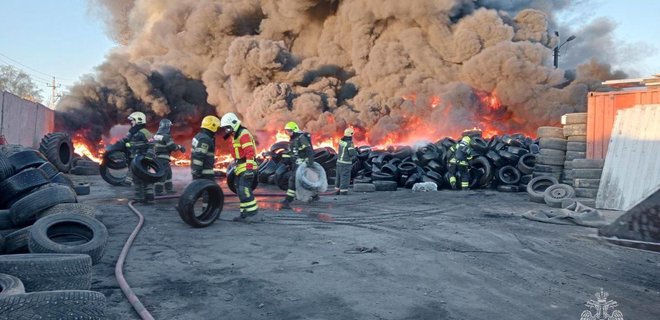 В Подмосковье произошел мощный пожар, горит цех по утилизации отходов – фото, видео - Фото