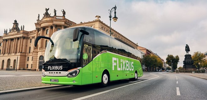 Європейський автобусний лоукостер відкриває новий маршрут з Києва до аеропортів Варшави - Фото