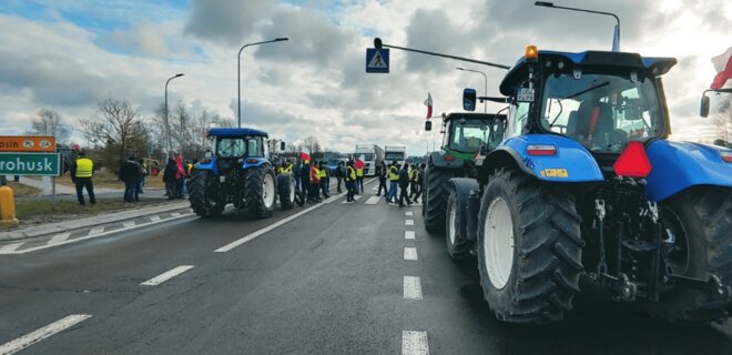 Польські фермери заблокували пункт пропуску Ягодин-Дорогуськ. Протест триватиме три дні - Фото