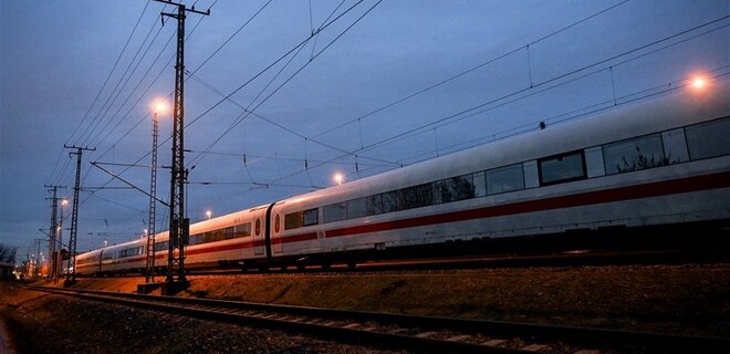 Германия и Франция раздадут молодежи 60 000 билетов на поезда в честь 60-летия дружбы - Фото