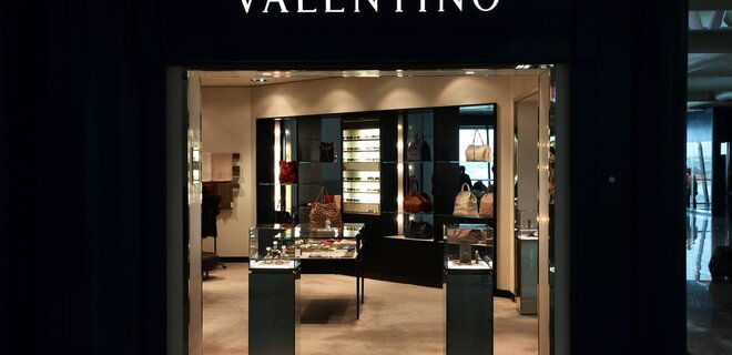 Владелец Gucci выкупит 30% акций Valentino за 1,7 млрд евро - Фото