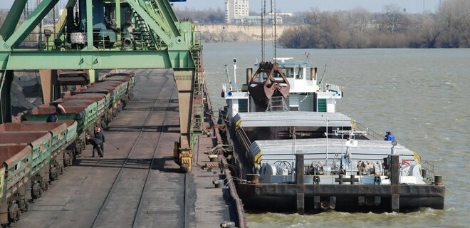 Газпрому удалось больше чем на год остановить работу двух украинских судов на Дунае - Фото
