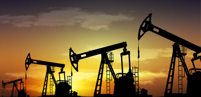 Нефть превысила $90 впервые за 10 месяцев. Саудовская Аравия и Россия ограничили поставки - Фото