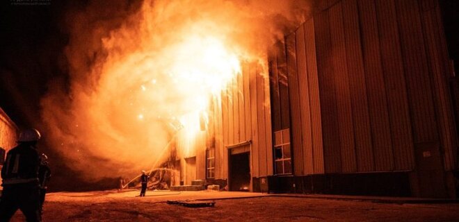 У Тернополі горить завод Penoboard  – фото - Фото