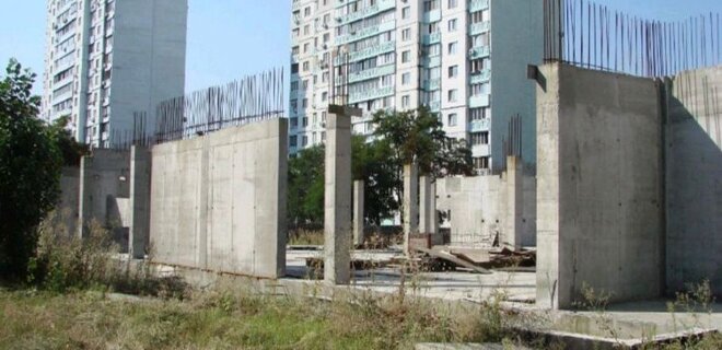 Директор будівельної компанії отримав підозру за недобудований спорткомплекс у Києві - Фото