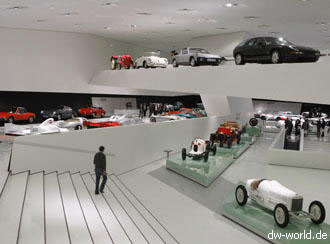 "Porsche" открыл "музей на колесах"