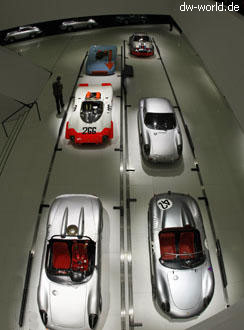 "Porsche" открыл "музей на колесах"