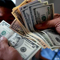 Минюст одобрил запрет НБУ продавать валюту больше 80 тыс.грн. в одни руки