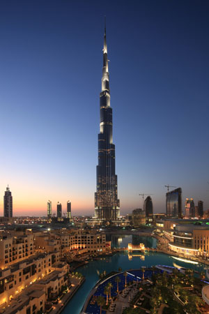 В Дубаи открывают самое высокое здание в мире (фото)