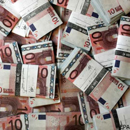 НБУ рассчитывает скупить евро на межбанке и успокоить рынок