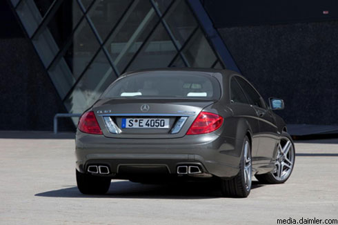 "Mercedes" представил "заряженное" купе "CL 63 AMG"