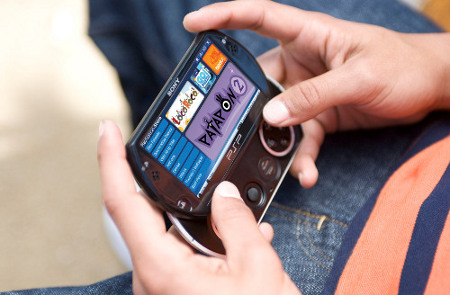 "Sony Ericsson" может выпустить гибрид телефона и игровой приставки