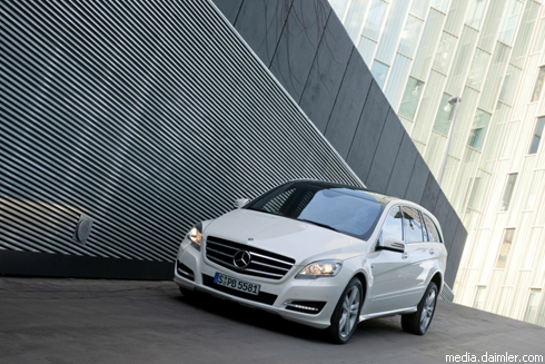 "Mercedes-Benz" привезет в Украину новый R-Класс