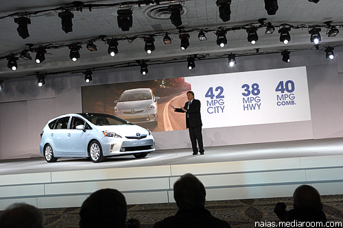 "Toyota" представила в Детройте два новых "Prius"